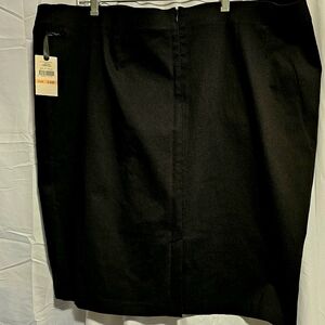 New Emaline Woman Black new size 24W skirt